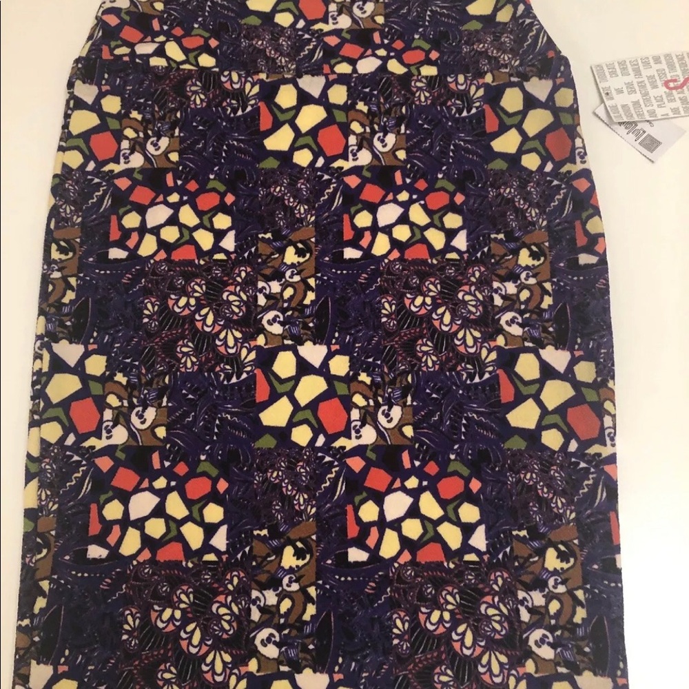 LulaRoe Cassie Small New with tags